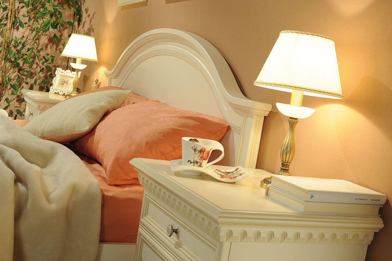 Franchesca avorio Bedroom