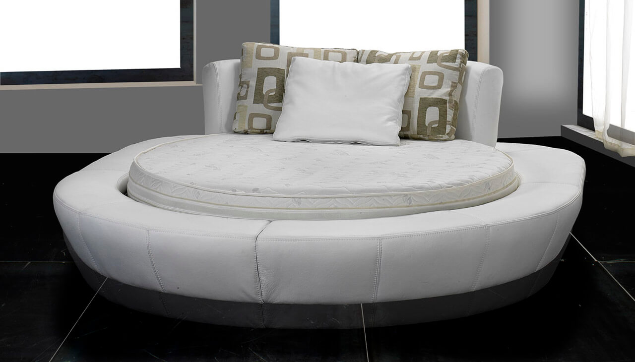 Satis Factory, Elio Round Bed