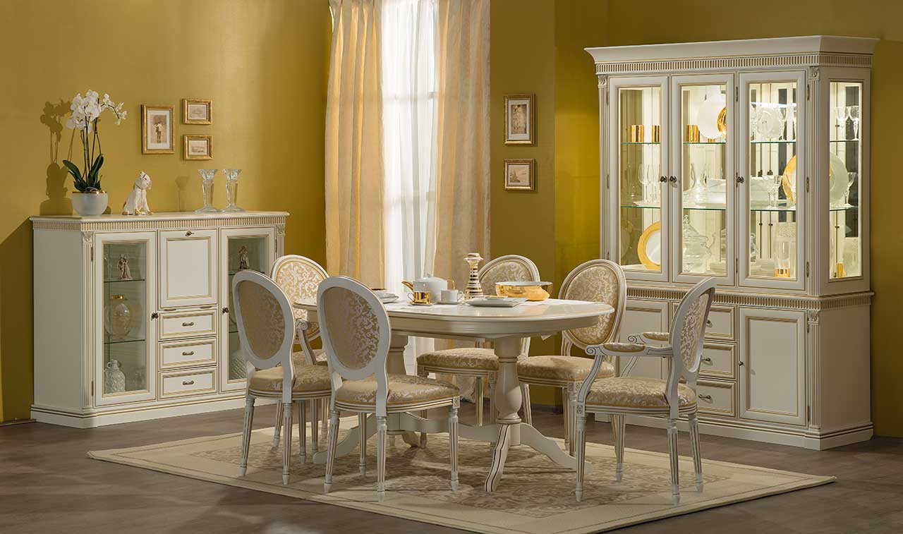 Florida Table and Luigi Chairs