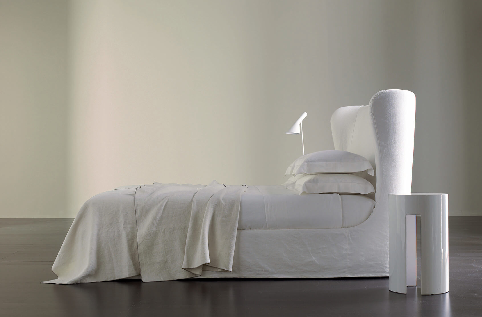 Meridiani Factory, Beds