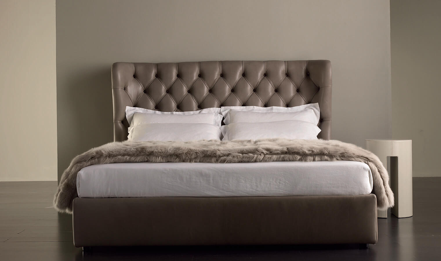 Meridiani Factory, Beds