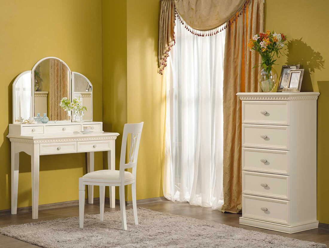 Franchesca avorio Bedroom