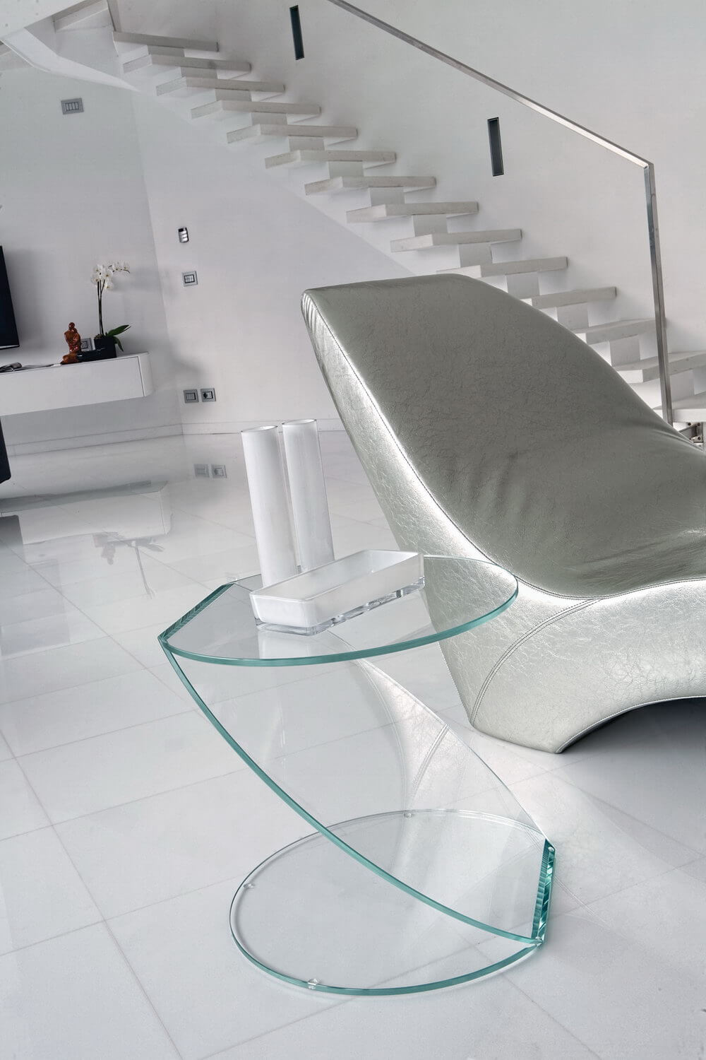 UNICO Factory, Tables and chairs. ZERO 4 Collection