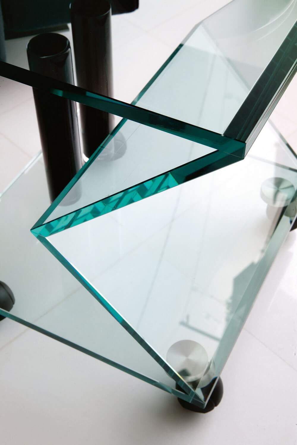 UNICO Factory, Tables and chairs. ZERO 4 Collection