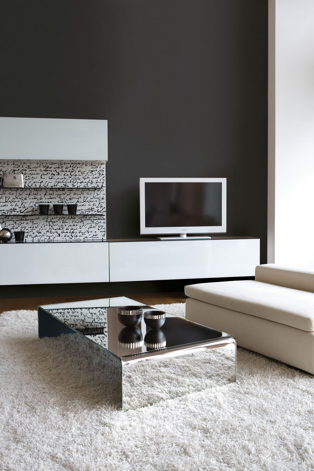 UNICO Factory, Tables and chairs. ZERO 4 Collection