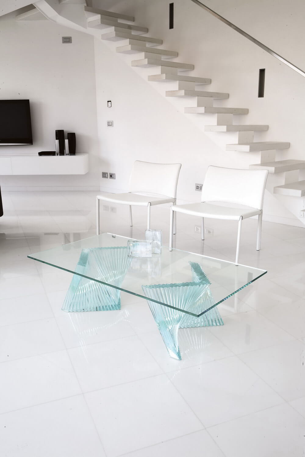 UNICO Factory, Tables and chairs. ZERO 4 Collection