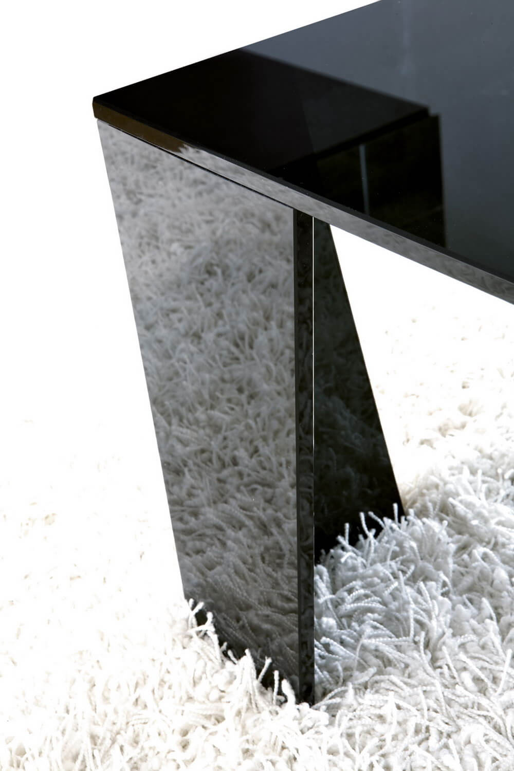 UNICO Factory, Tables and chairs. ZERO 4 Collection