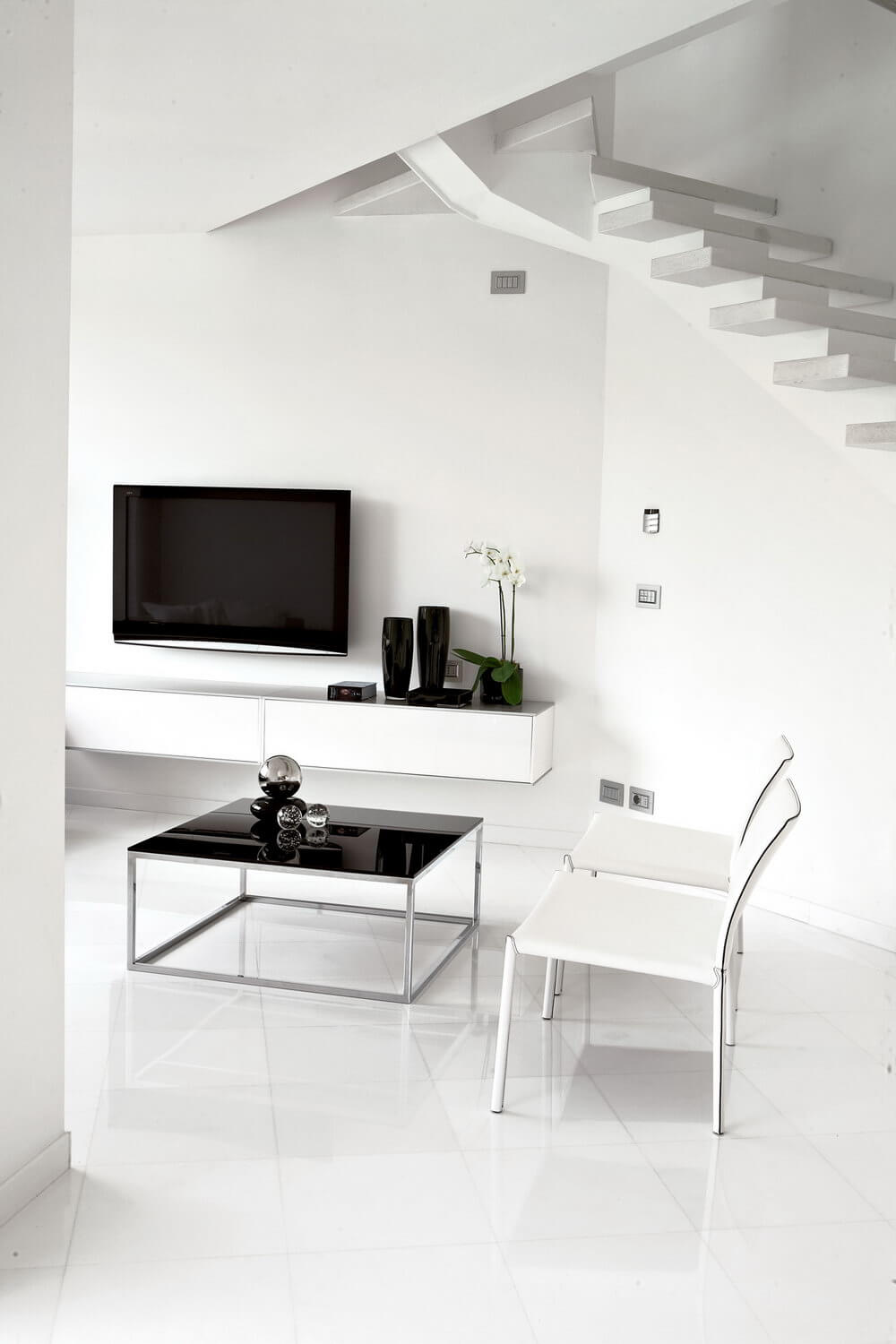 UNICO Factory, Tables and chairs. ZERO 4 Collection