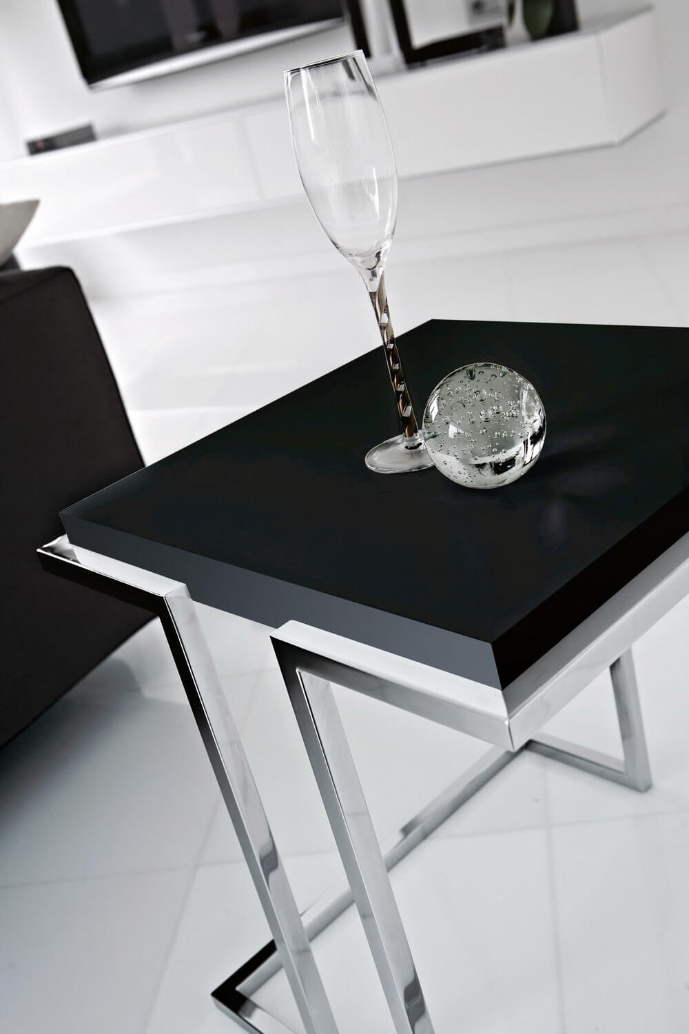 UNICO Factory, Tables and chairs. ZERO 4 Collection