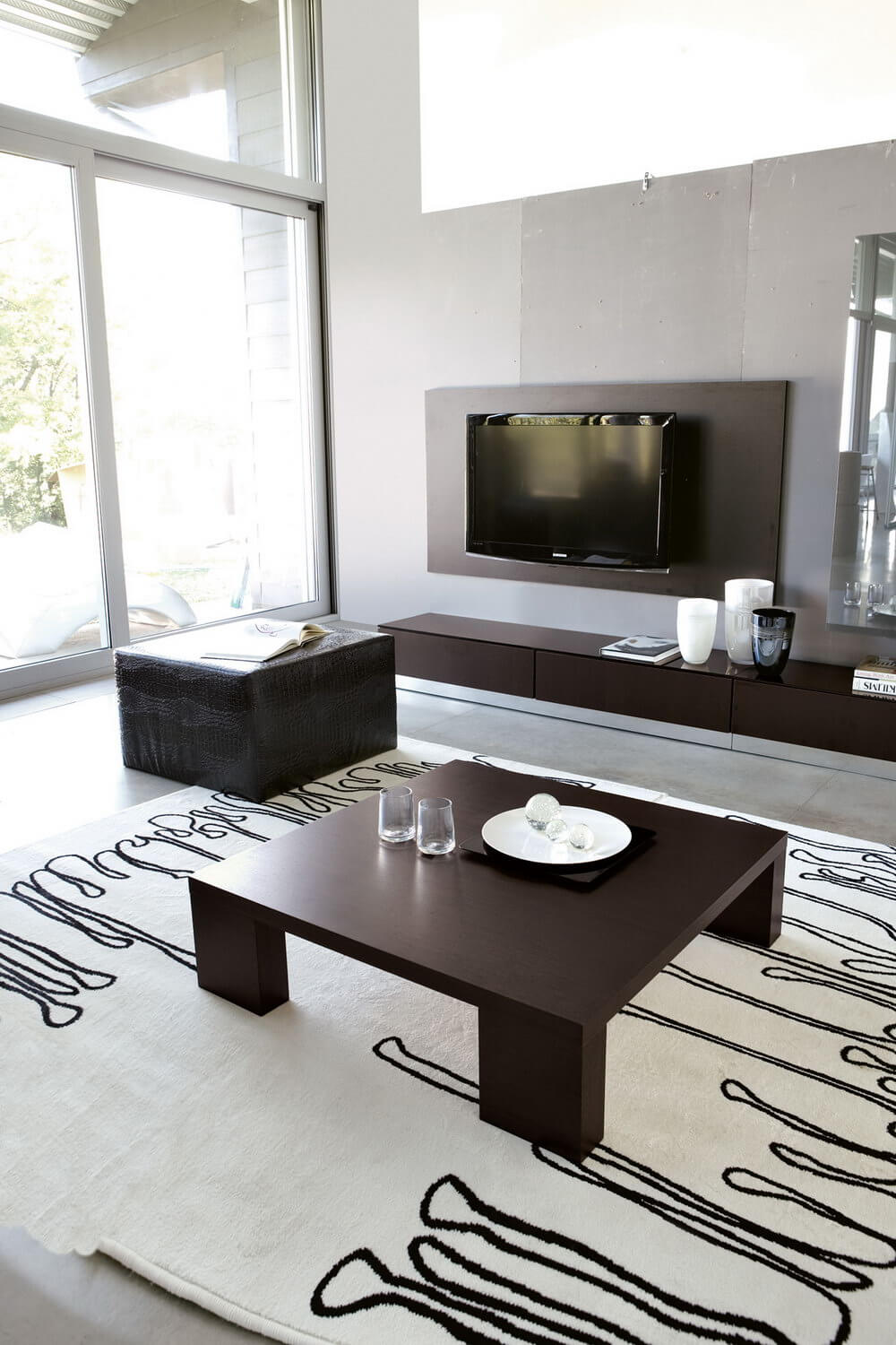 UNICO Factory, Tables and chairs. ZERO 4 Collection