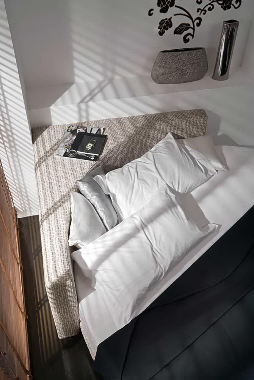 Meta Factory, Gerry, Giotto and Globe Bed