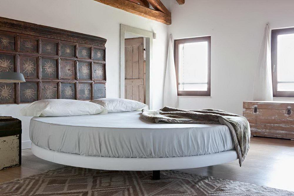 Meta Factory, Robin, Rondo and Sommier Bed