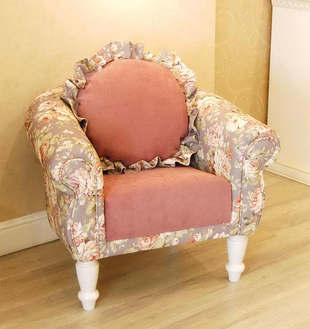 Provence Armchair and pouf 