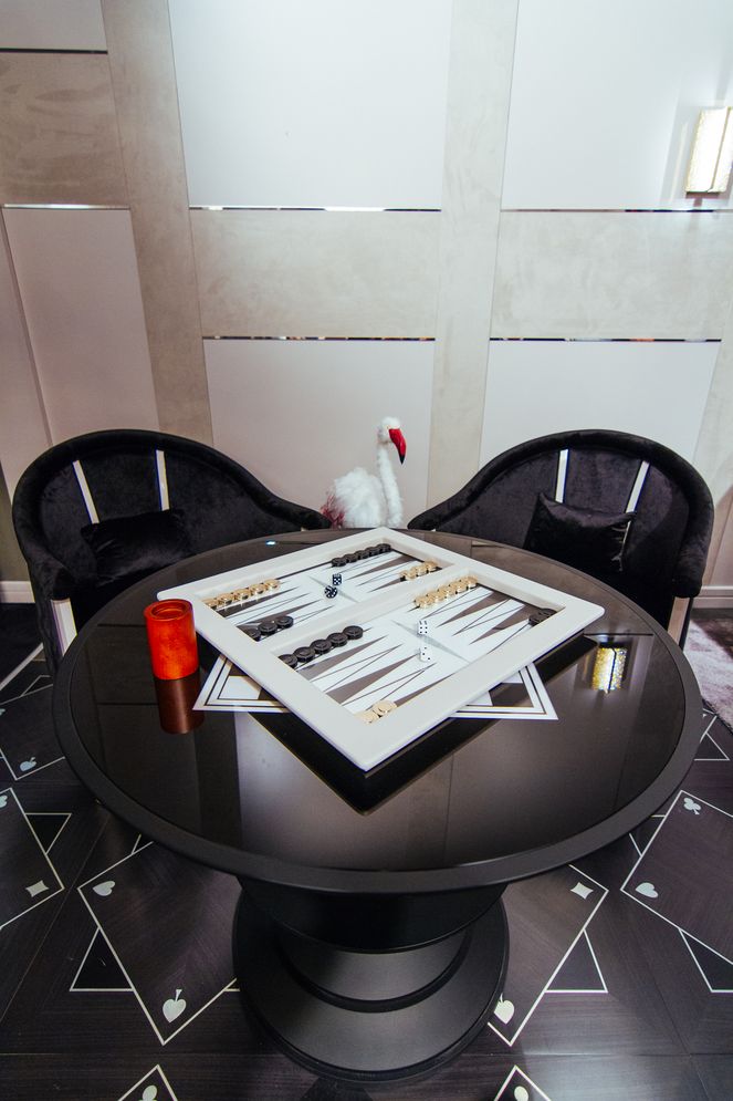 Vismara Factory, Tables and chairs 