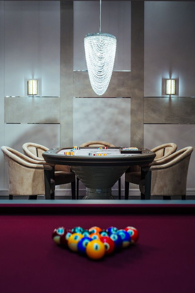 Vismara Factory, Tables and chairs 