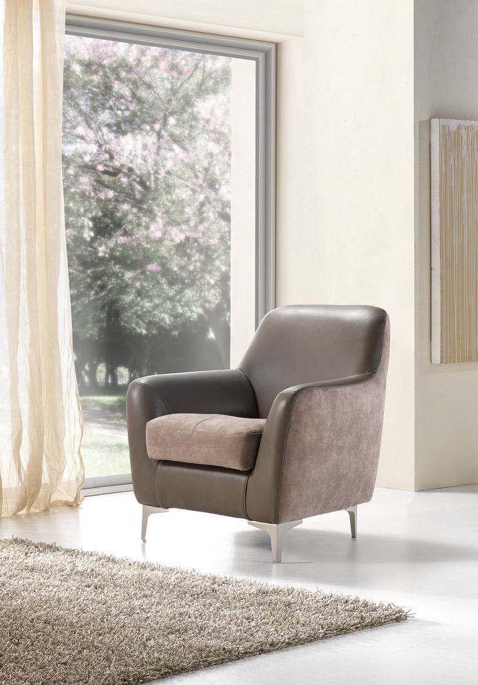 Satis Factory, Sofas and armchairs 