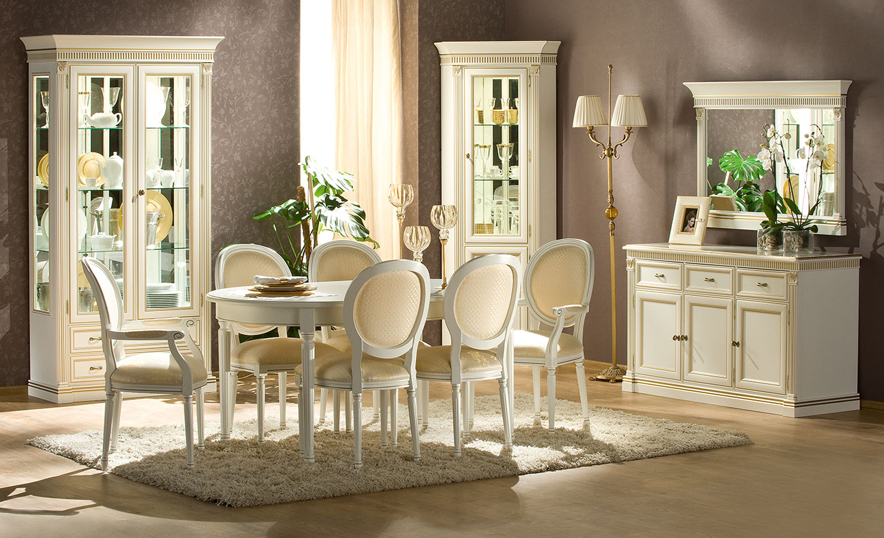 Luigi Table and chairs 