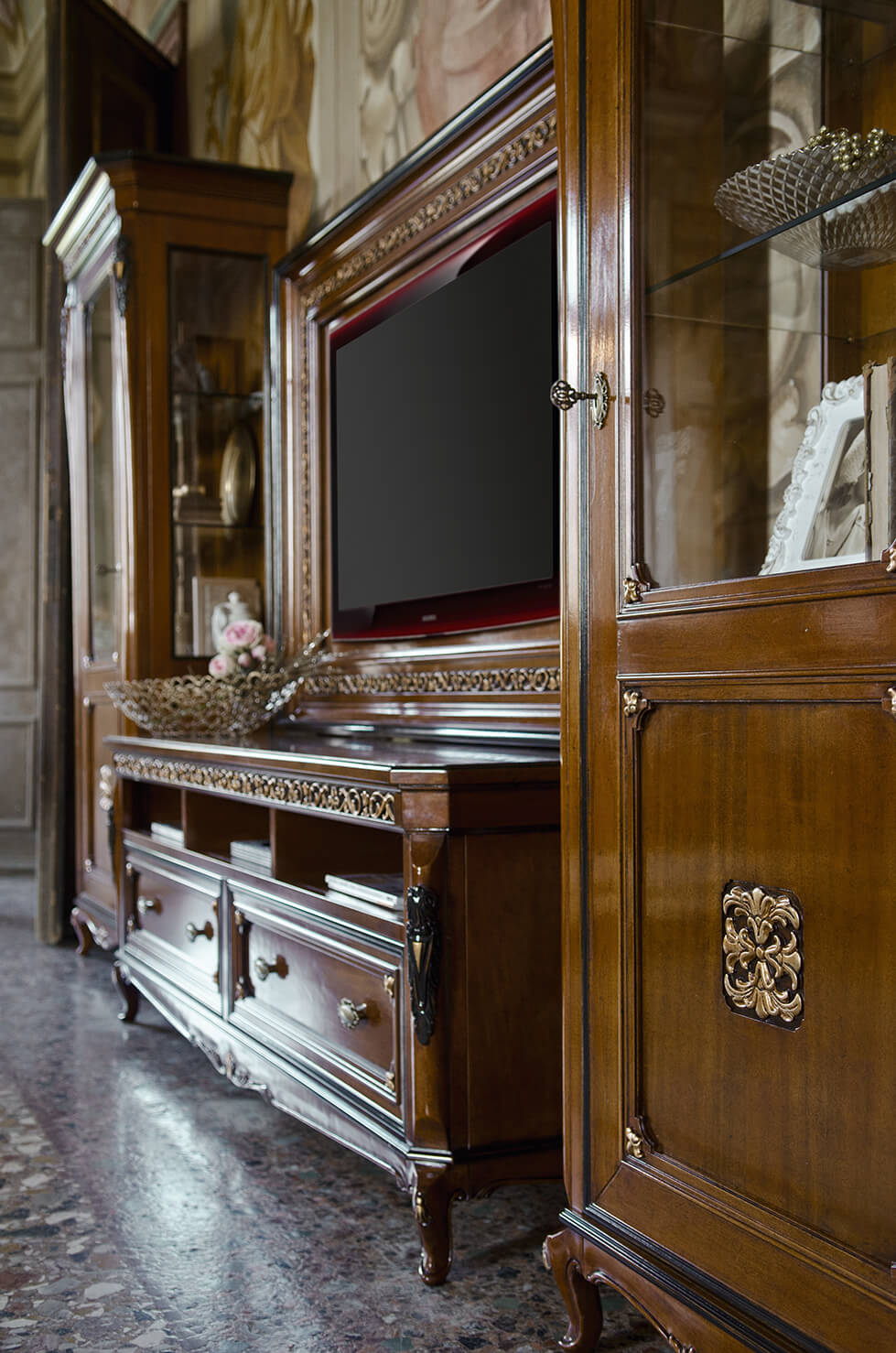Modenese Gastone Factory, Living rooms 