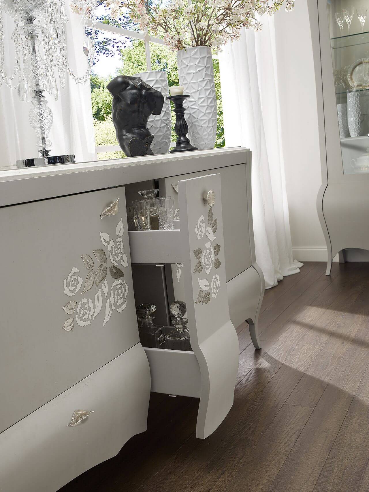 Modenese Gastone Factory, Tables and chairs 3