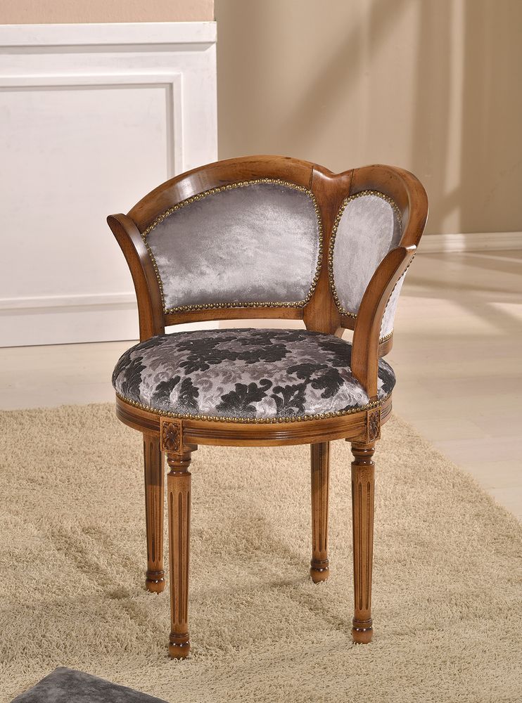 Modenese Gastone Factory, Tables and chairs 2