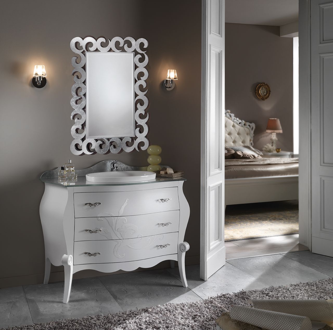 Modenese Gastone Factory, Bathrooms 