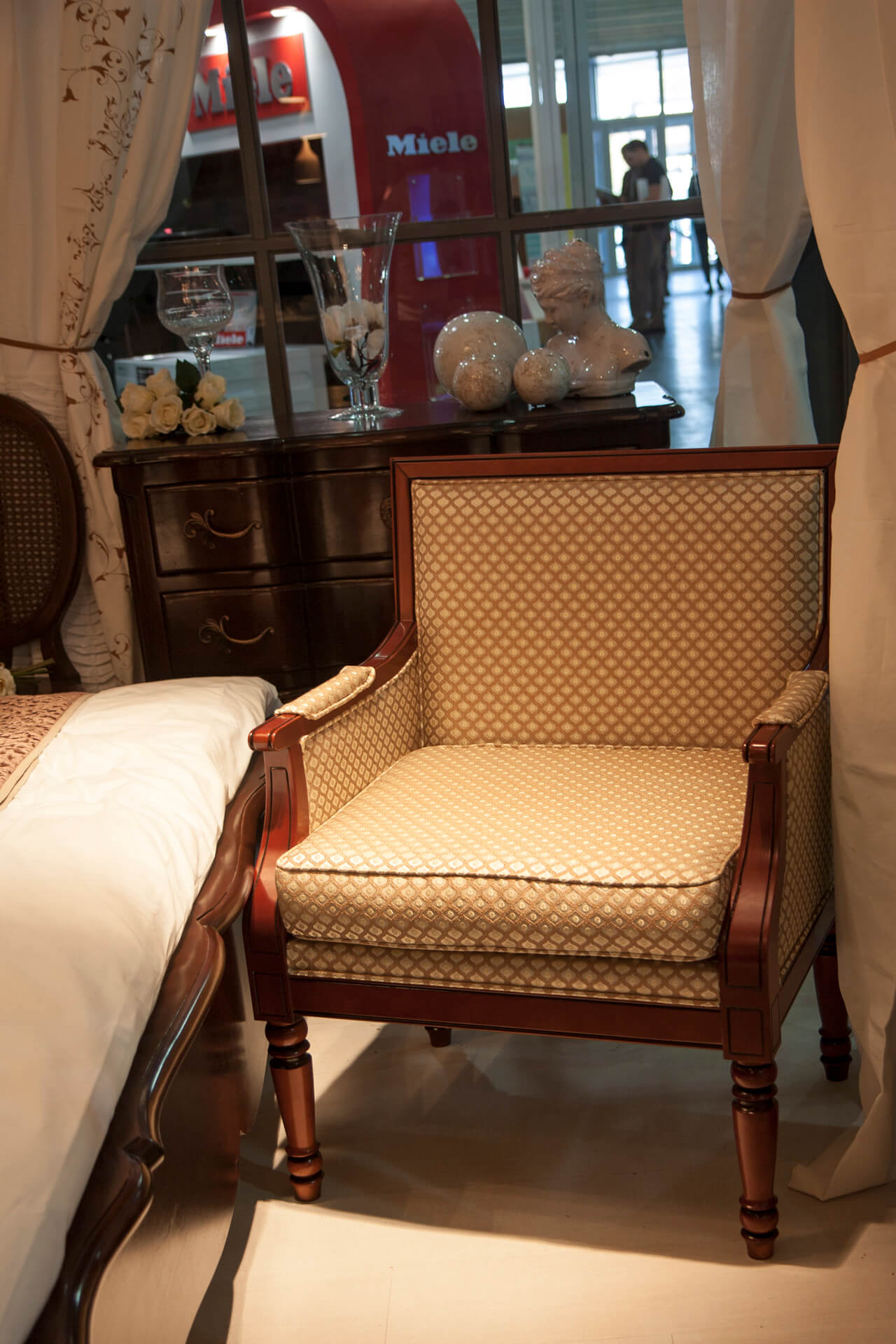 Brocant Sofa and Armchair 