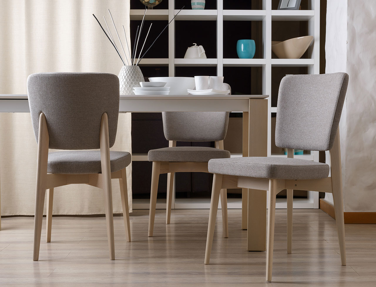 Eminence Table and Escudo Chairs 