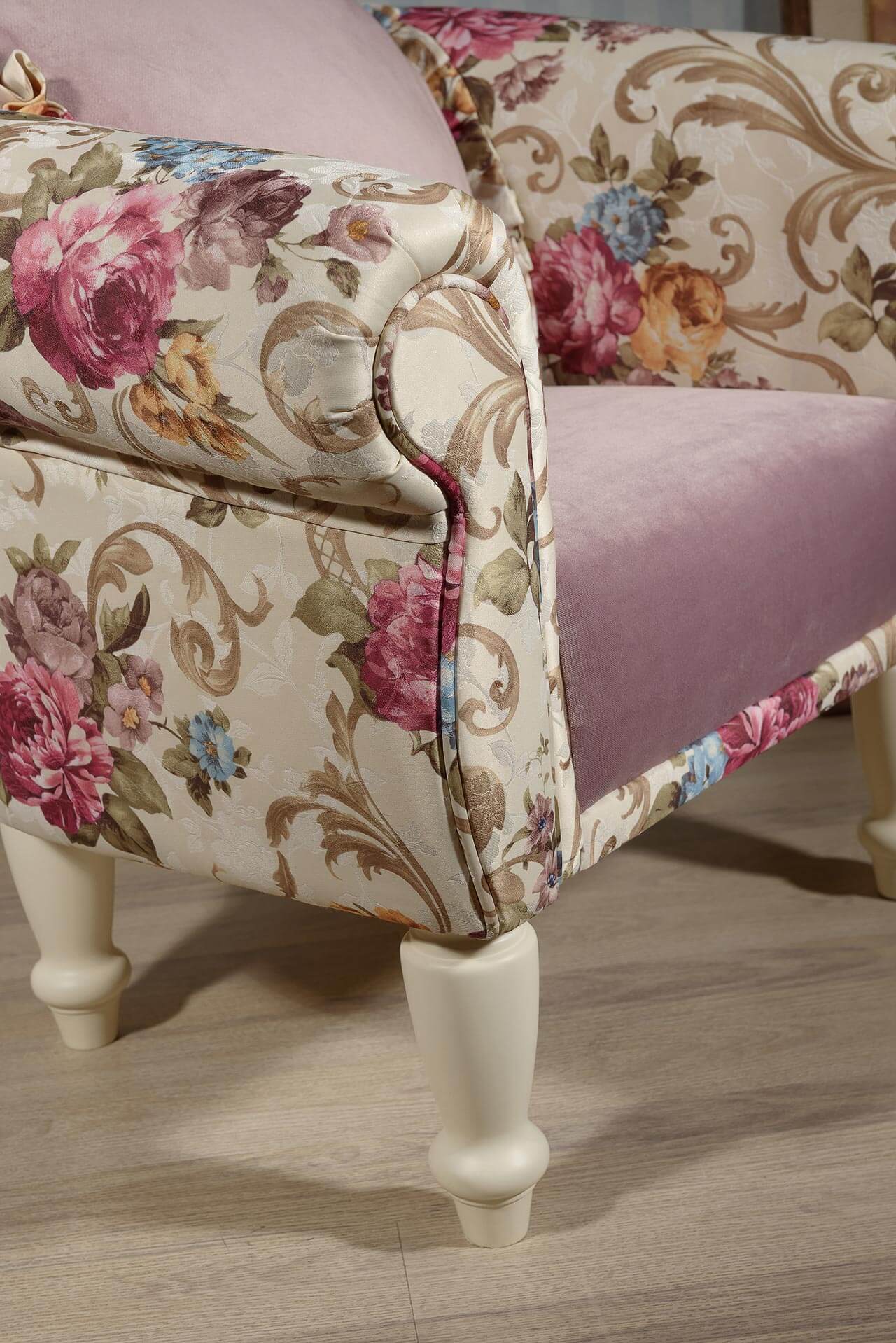 Provence Armchair and pouf 