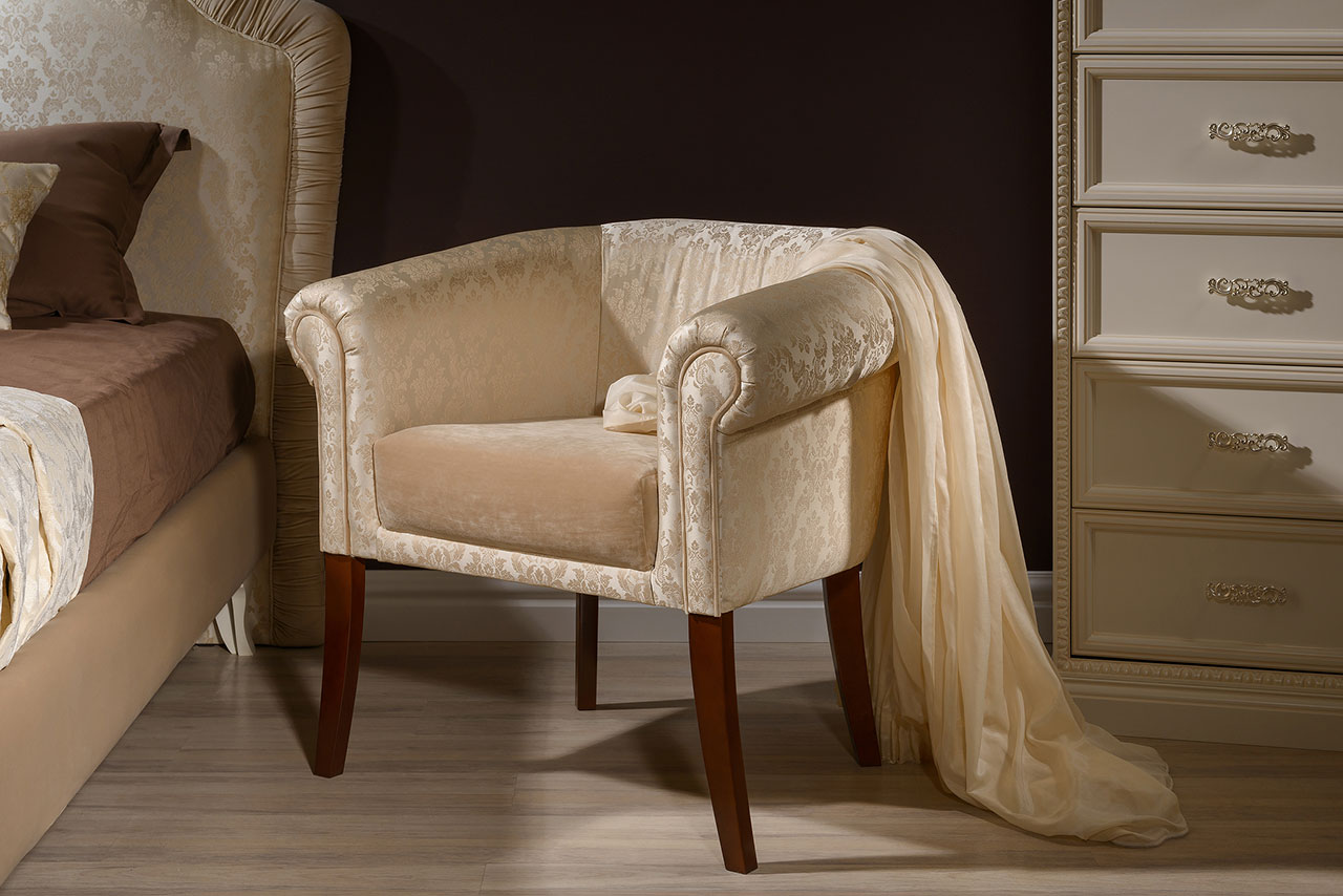 Provence Armchair and pouf 