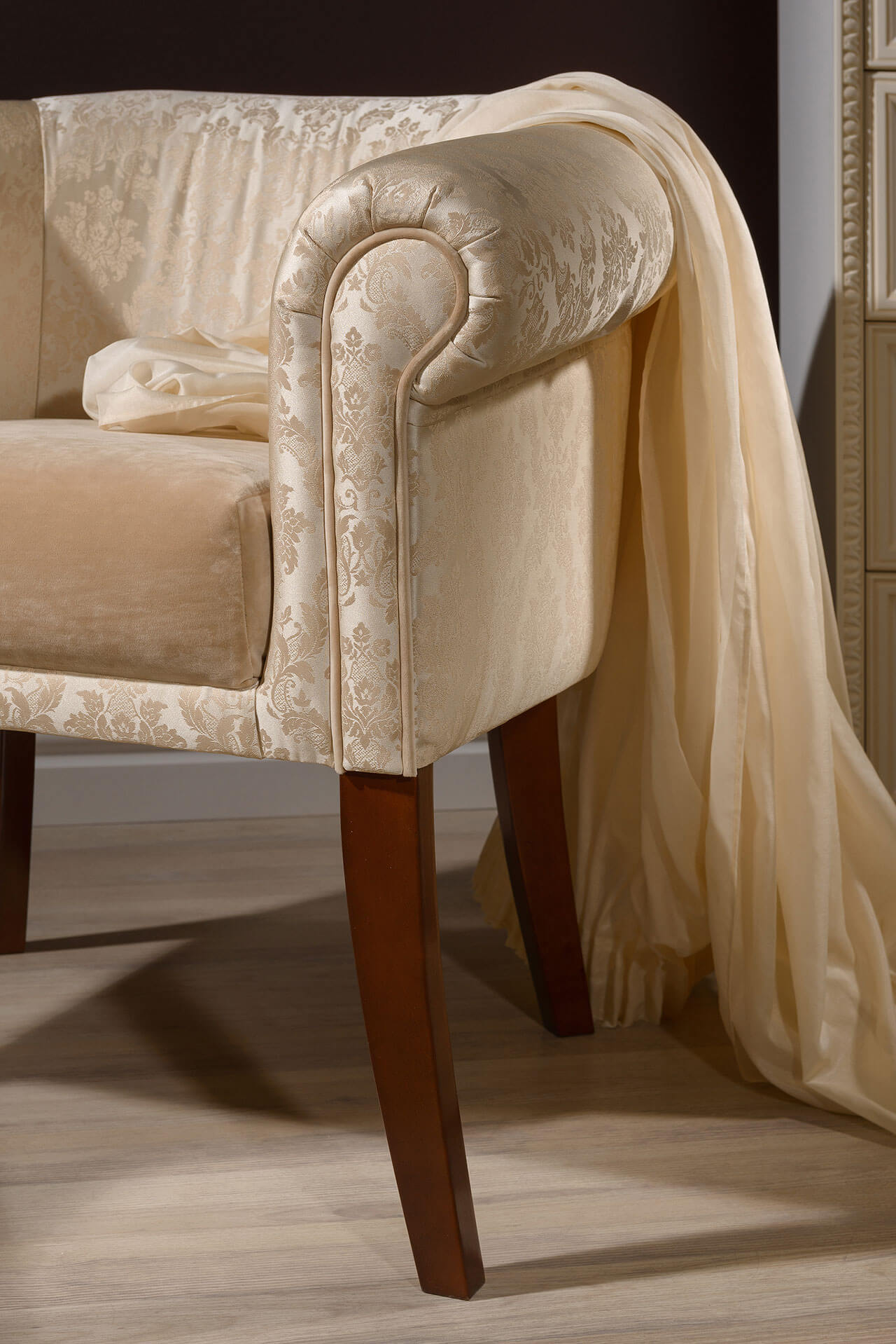 Provence Armchair and pouf 