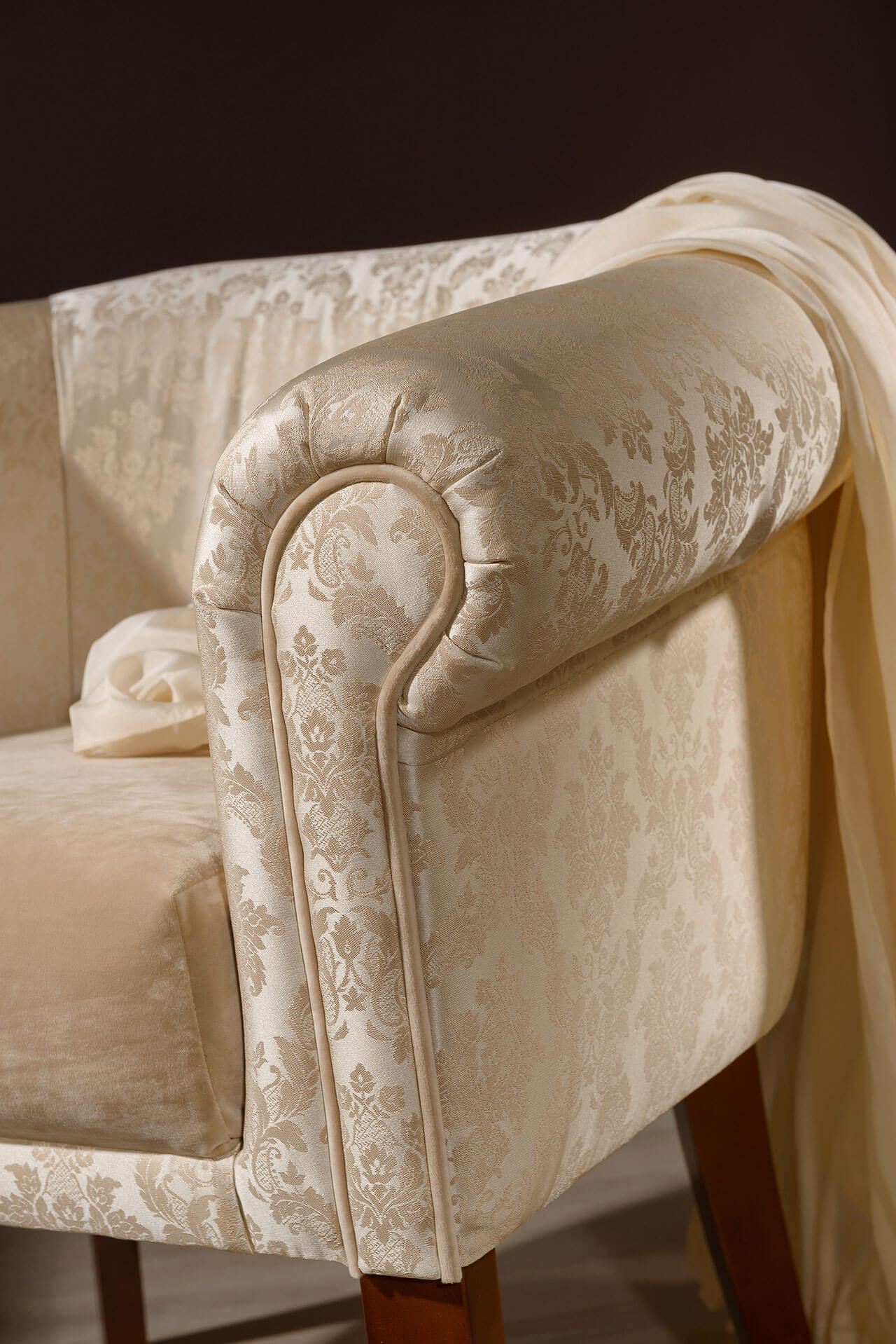 Provence Armchair and pouf 