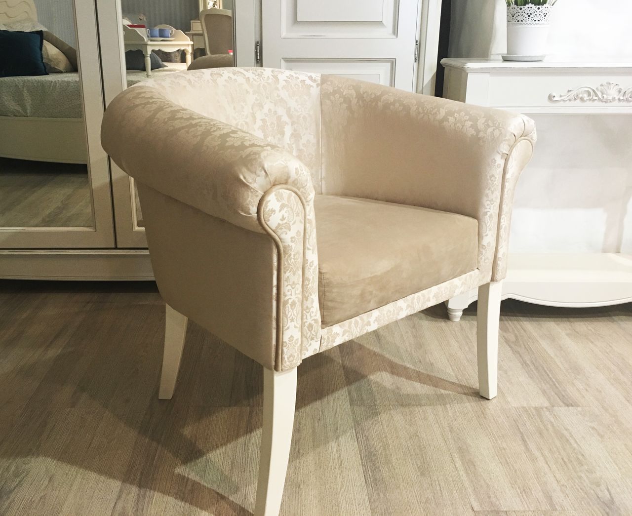 Provence Armchair and pouf 