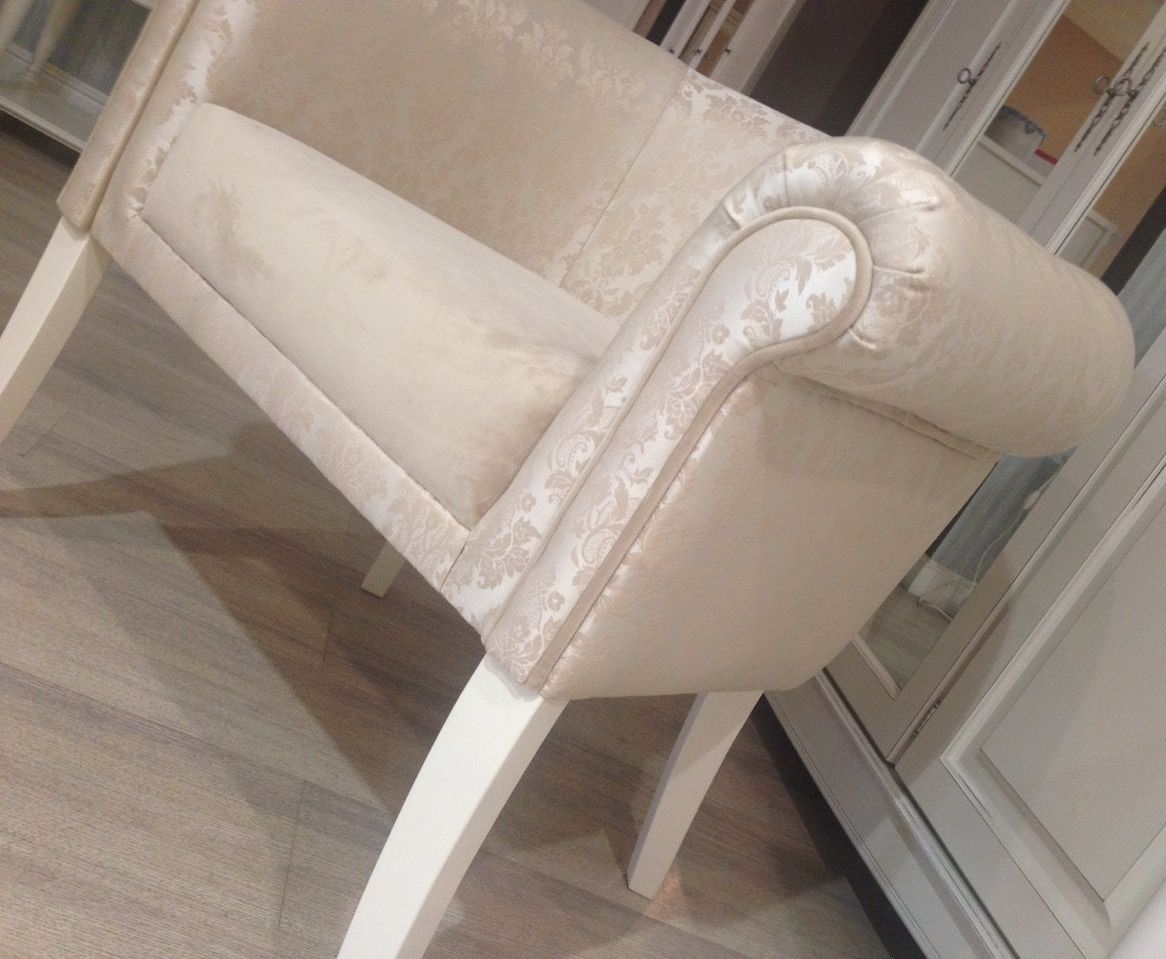 Provence Armchair and pouf 