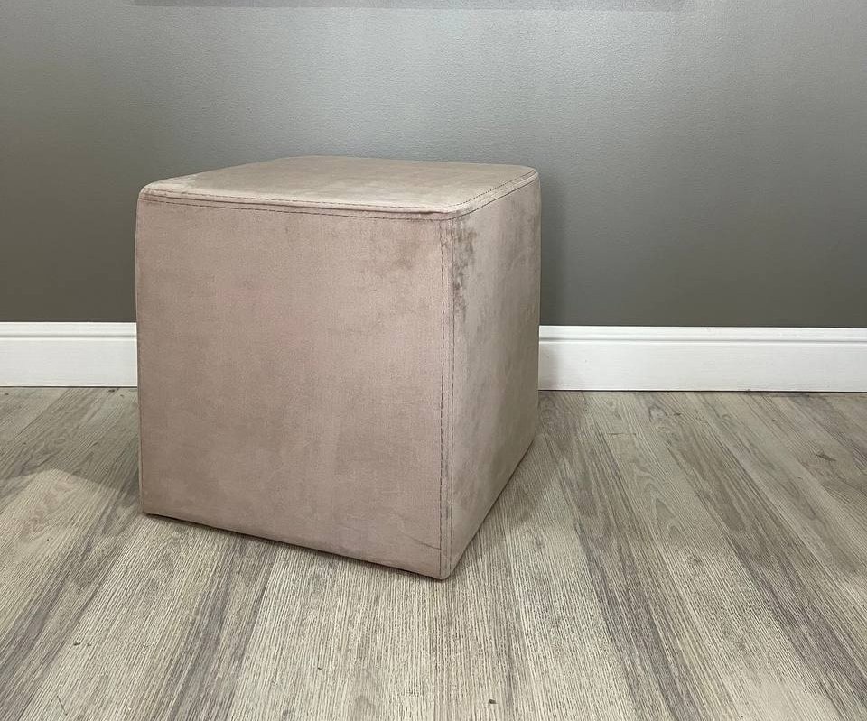 Modern pouf