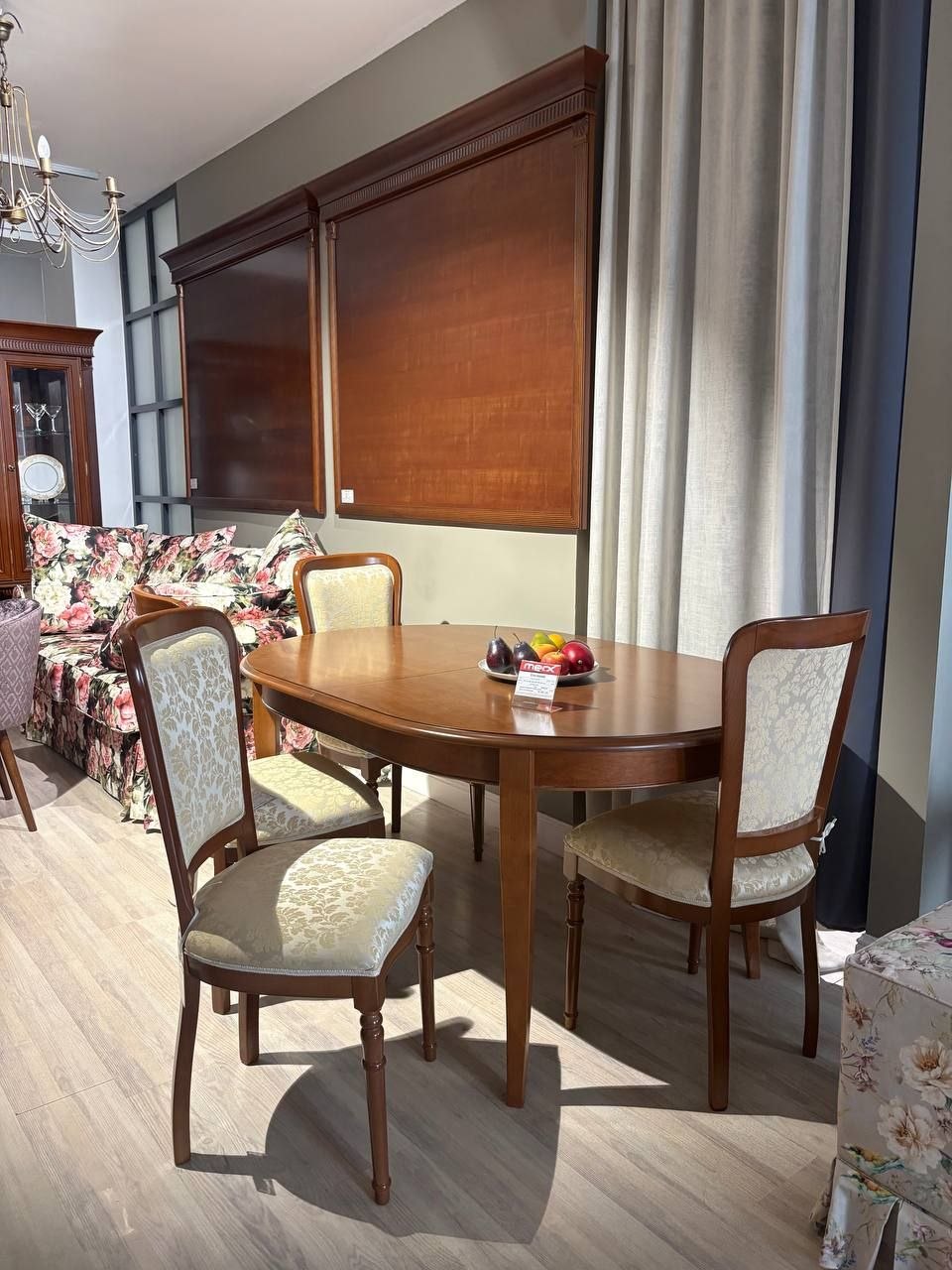 Комплект: стіл Veneto + стільці Prestige -30%