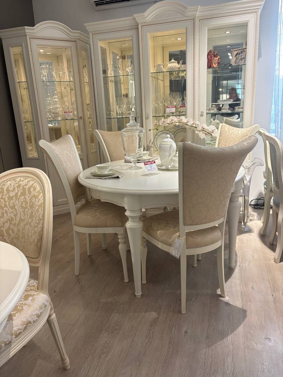 Комплект: стіл та стільці Venezia -30%
