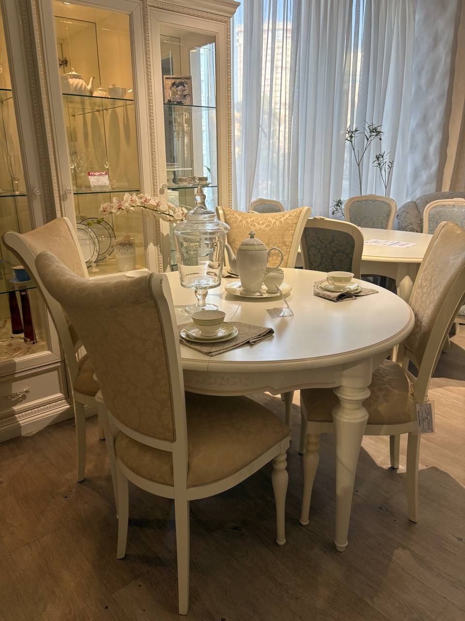 Комплект: стіл та стільці Venezia -30%