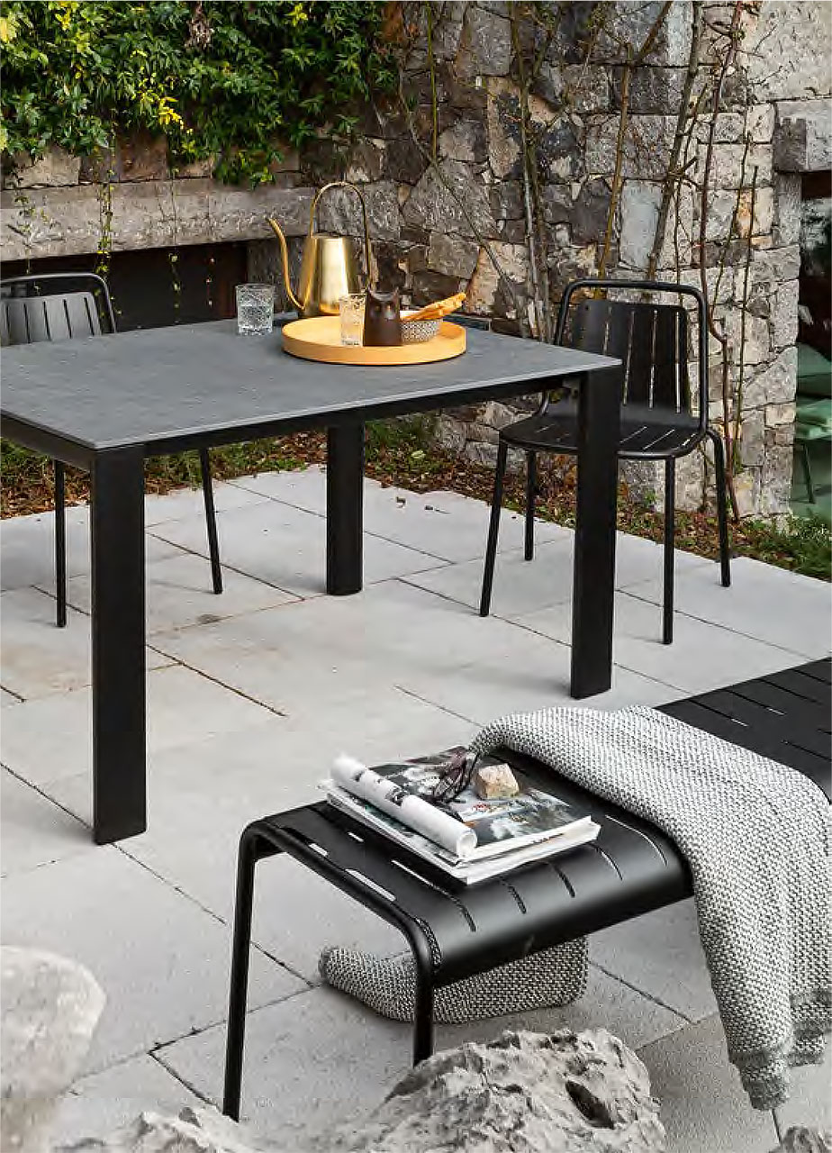 Connubia Factory, Easy tables and chairs