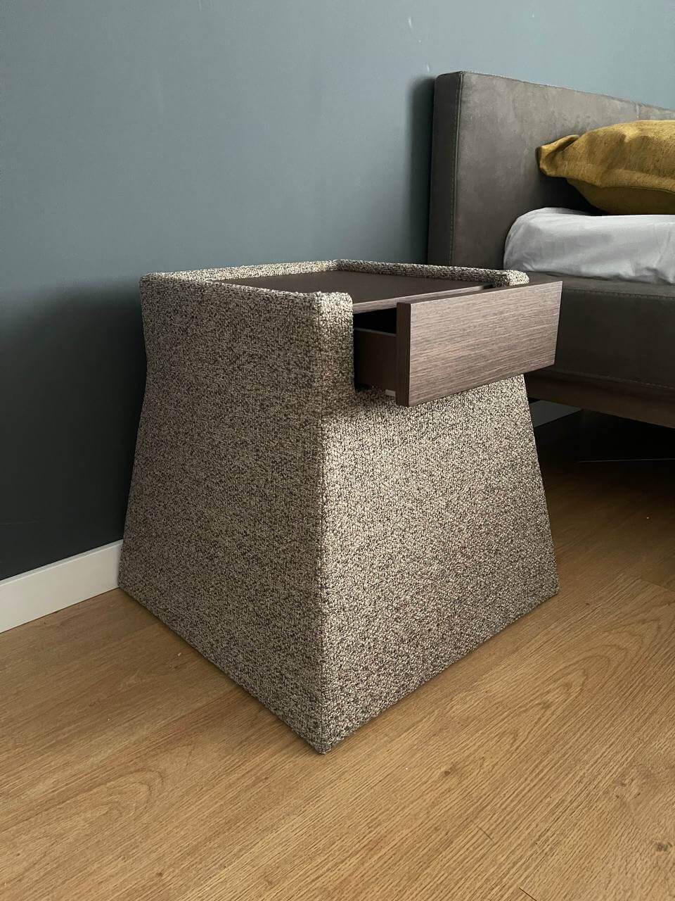 Ferral Bedside table