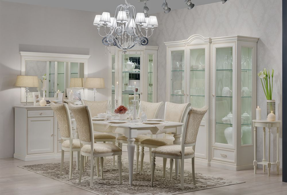 Venezia table and chairs