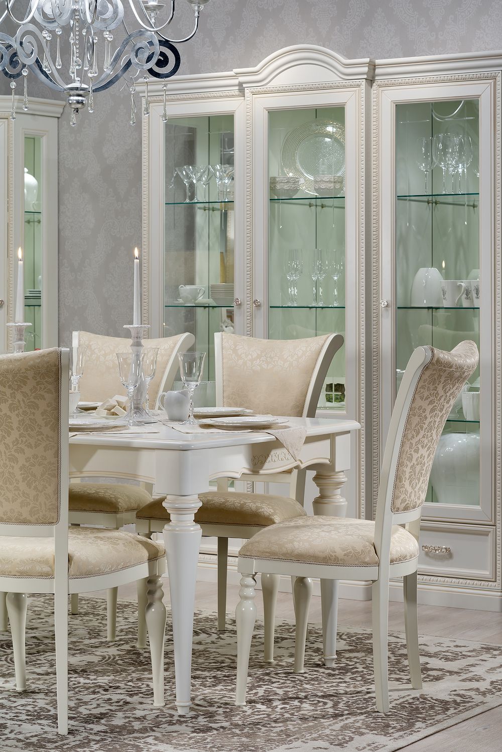 Venezia table and chairs