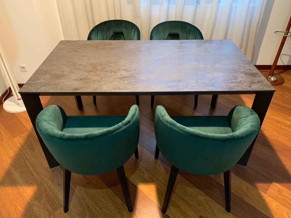 Pointhouse Factory, Tables