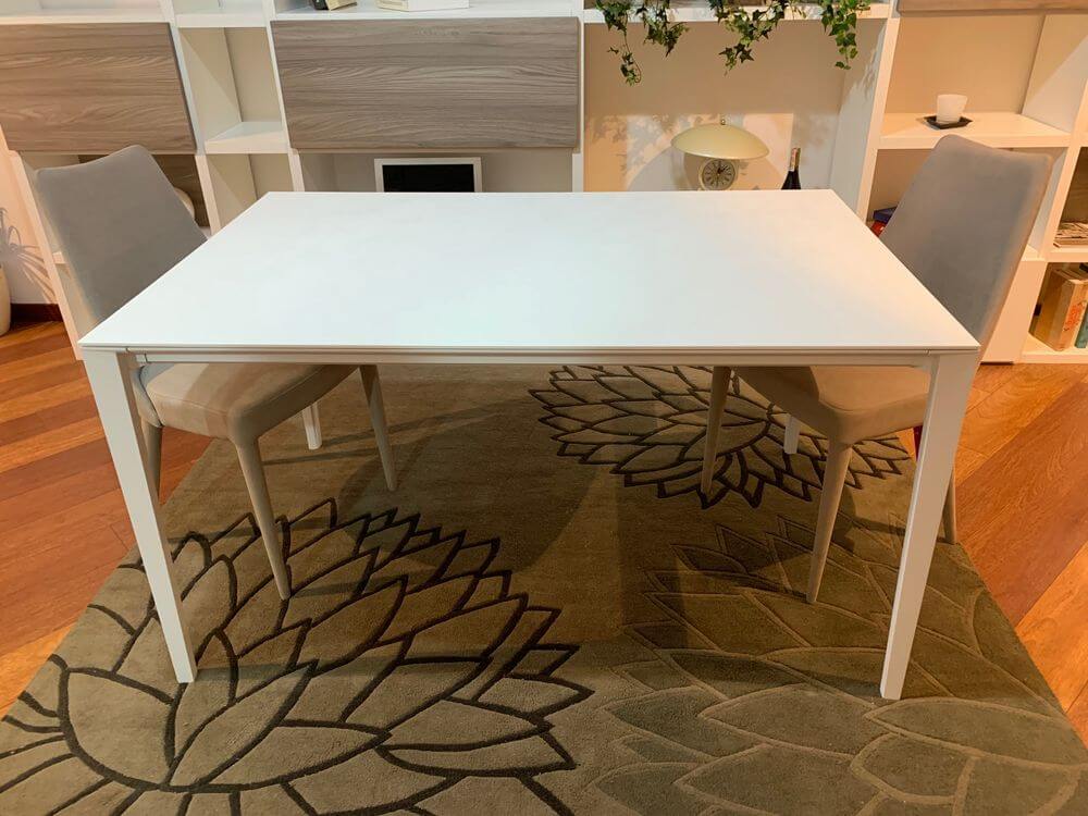 Pointhouse Factory, Tables