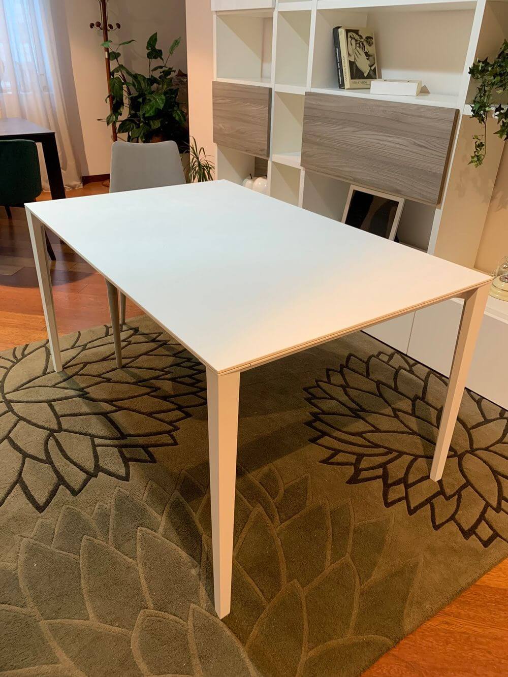 Pointhouse Factory, Tables