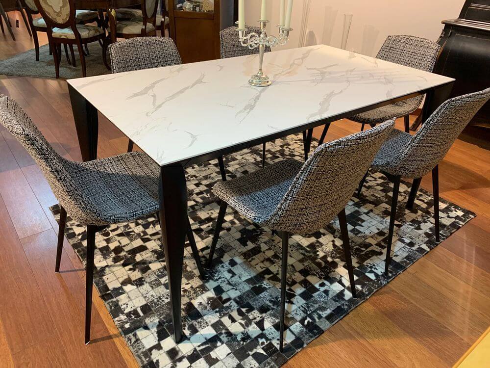 Pointhouse Factory, Tables