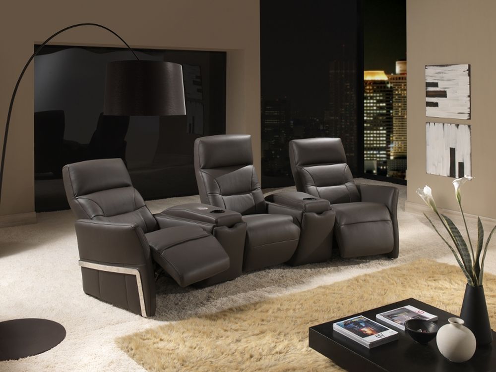 Satis factory, Nikita armchair
