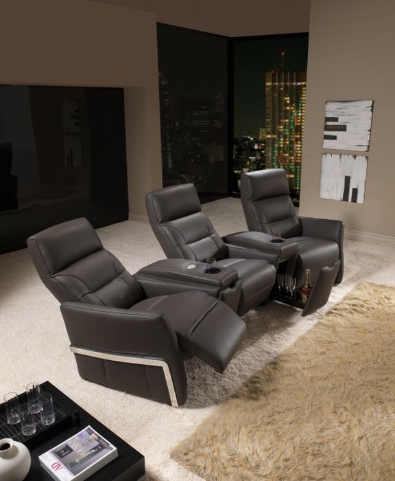 Satis factory, Nikita armchair