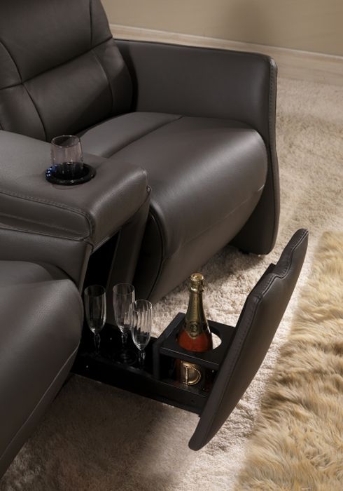 Satis factory, Nikita armchair