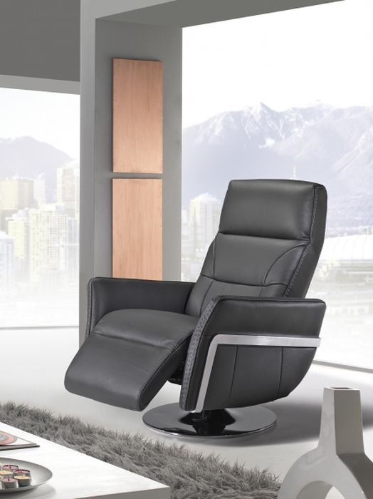 Satis factory, Nikita armchair